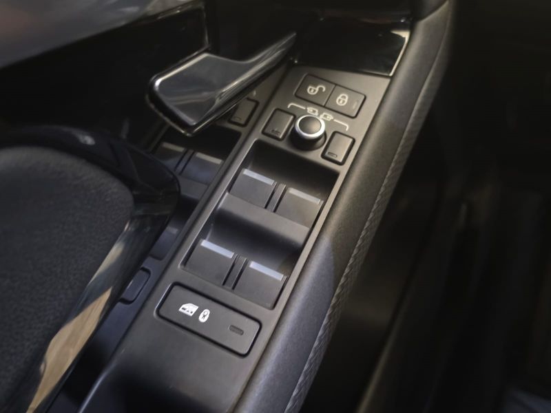 LAND ROVER Range Rover Evoque 2.0D I4-L.Flw 150 CV AWD Auto R-Dynamic S